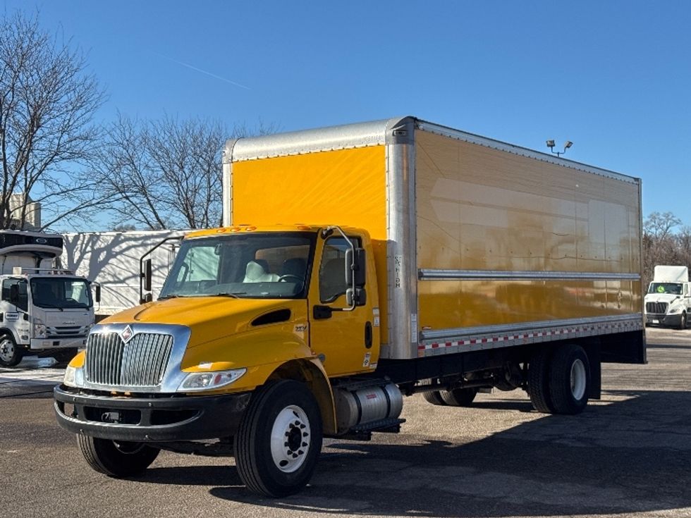 Medium Duty Box Truck-Light and Medium Duty Trucks-International-2021-MV607-Omaha-NE-220,822\n\t\tmiles-$ 39,250 - Image 3
