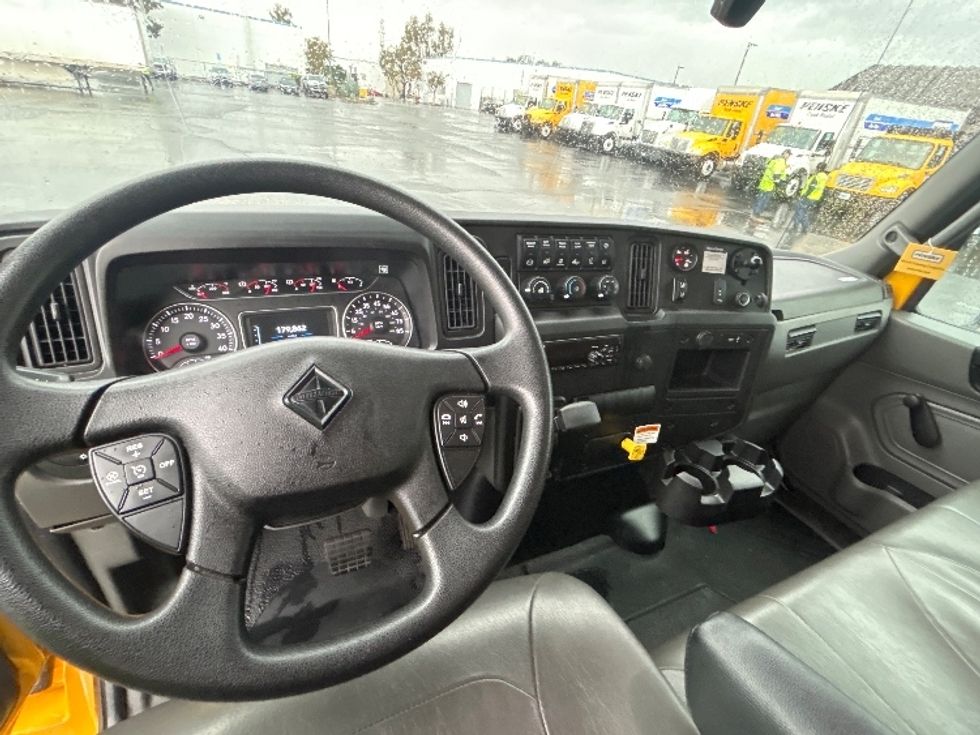 Medium Duty Box Truck-Light and Medium Duty Trucks-International-2021-MV607-Ontario-CA-179,862\n\t\tmiles-$ 39,750 - Image 18