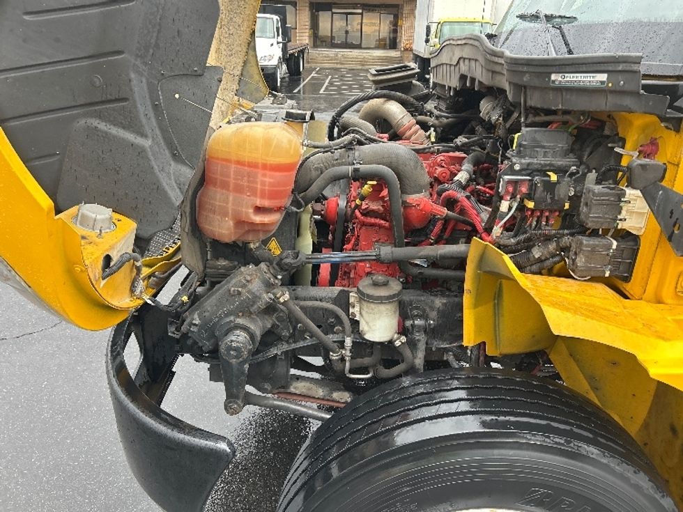 Medium Duty Box Truck-Light and Medium Duty Trucks-International-2021-MV607-Ontario-CA-179,862\n\t\tmiles-$ 39,750 - Image 24