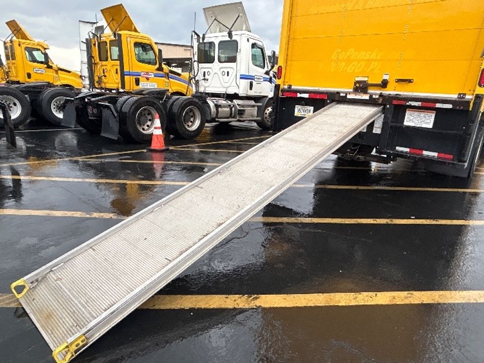 Medium Duty Box Truck-Light and Medium Duty Trucks-International-2021-MV607-Ontario-CA-179,862\n\t\tmiles-$ 39,750 - Image 25