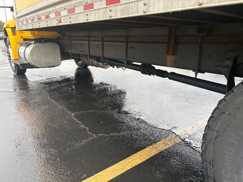 Medium Duty Box Truck-Light and Medium Duty Trucks-International-2021-MV607-Ontario-CA-179,862\n\t\tmiles-$ 39,750 - Image 5