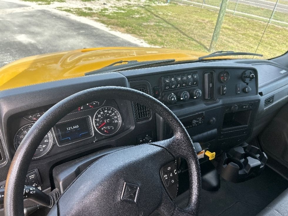 Medium Duty Box Truck-Light and Medium Duty Trucks-International-2021-MV607-Orlando-FL-121,460\n\t\tmiles-$ 53,750 - Image 18