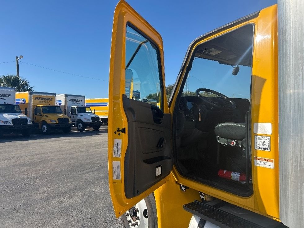 Medium Duty Box Truck-Light and Medium Duty Trucks-International-2021-MV607-Orlando-FL-159,970\n\t\tmiles-$ 48,000 - Image 16