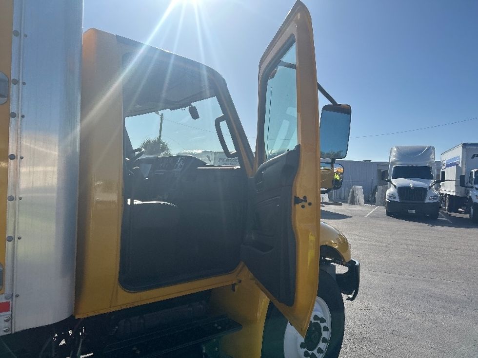 Medium Duty Box Truck-Light and Medium Duty Trucks-International-2021-MV607-Orlando-FL-159,970\n\t\tmiles-$ 48,000 - Image 20