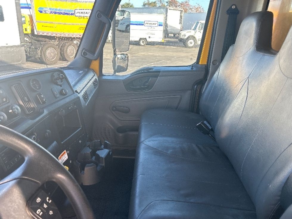 Medium Duty Box Truck-Light and Medium Duty Trucks-International-2021-MV607-Orlando-FL-172,377\n\t\tmiles-$ 40,000 - Image 19