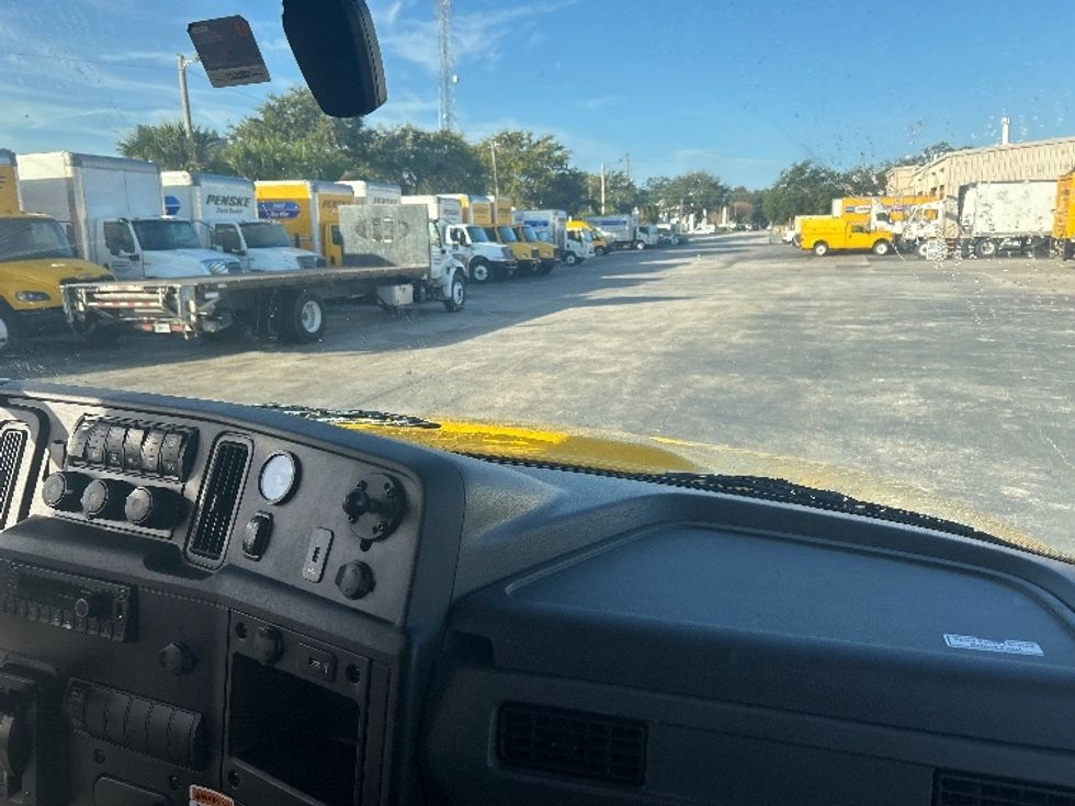 Medium Duty Box Truck-Light and Medium Duty Trucks-International-2021-MV607-Orlando-FL-172,377\n\t\tmiles-$ 40,000 - Image 21