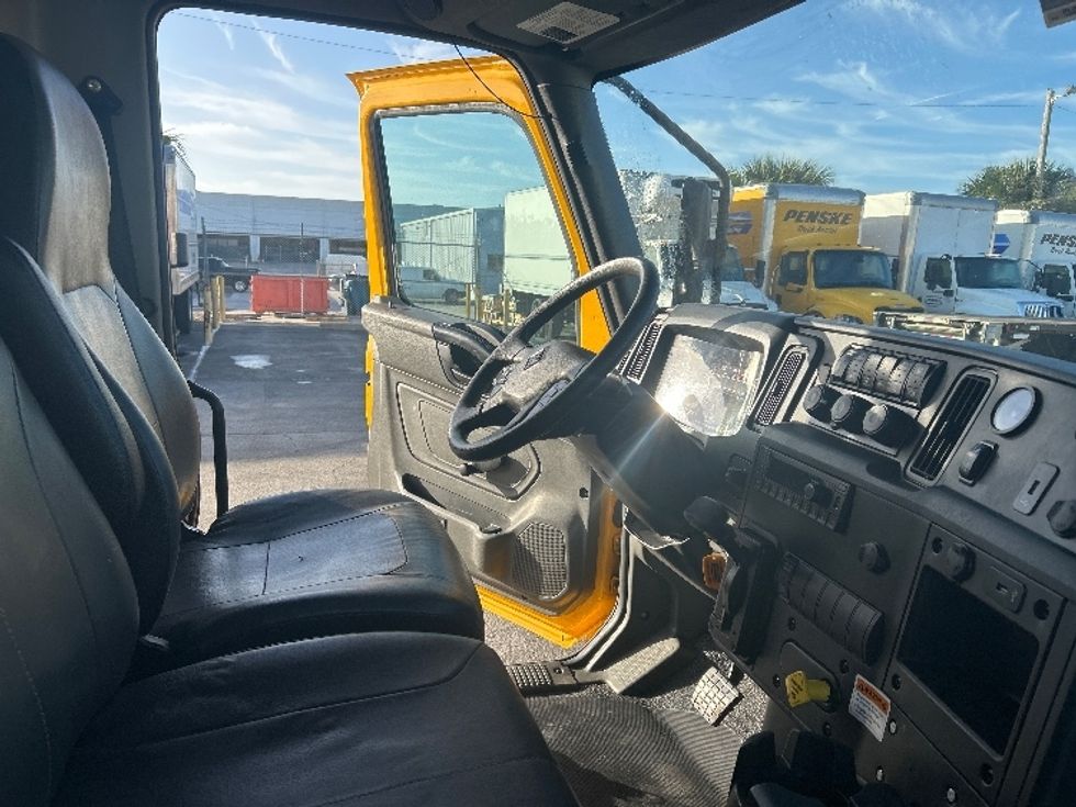 Medium Duty Box Truck-Light and Medium Duty Trucks-International-2021-MV607-Orlando-FL-172,377\n\t\tmiles-$ 40,000 - Image 22
