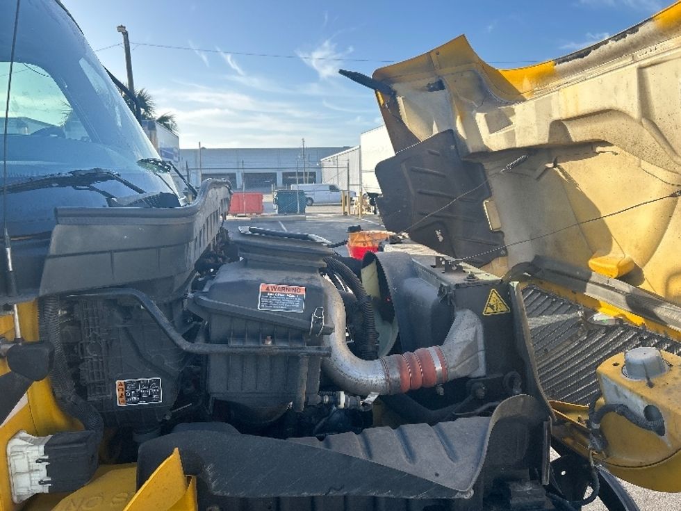 Medium Duty Box Truck-Light and Medium Duty Trucks-International-2021-MV607-Orlando-FL-172,377\n\t\tmiles-$ 40,000 - Image 23