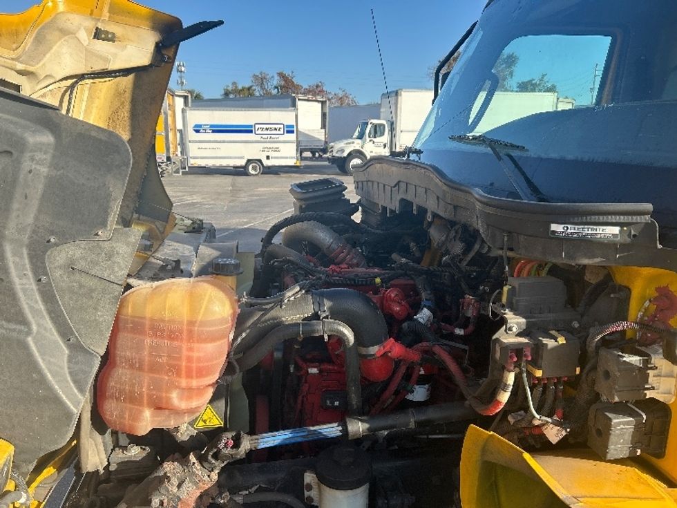 Medium Duty Box Truck-Light and Medium Duty Trucks-International-2021-MV607-Orlando-FL-172,377\n\t\tmiles-$ 40,000 - Image 24