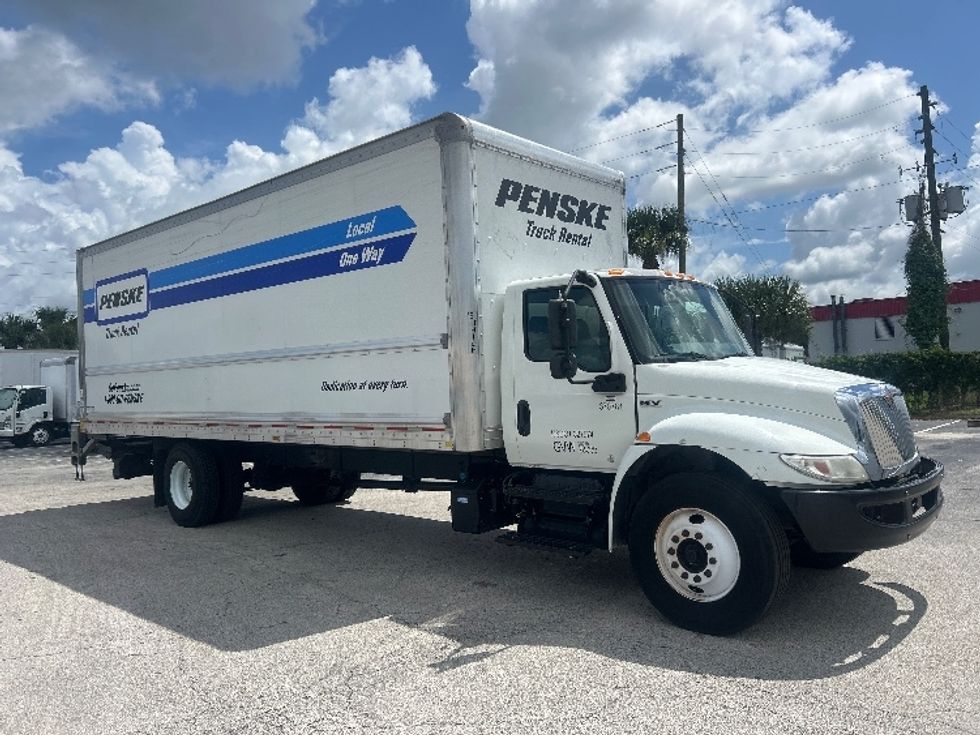Medium Duty Box Truck-Light and Medium Duty Trucks-International-2021-MV607-Orlando-FL-194,794\n\t\tmiles-$ 54,750 - Image 1