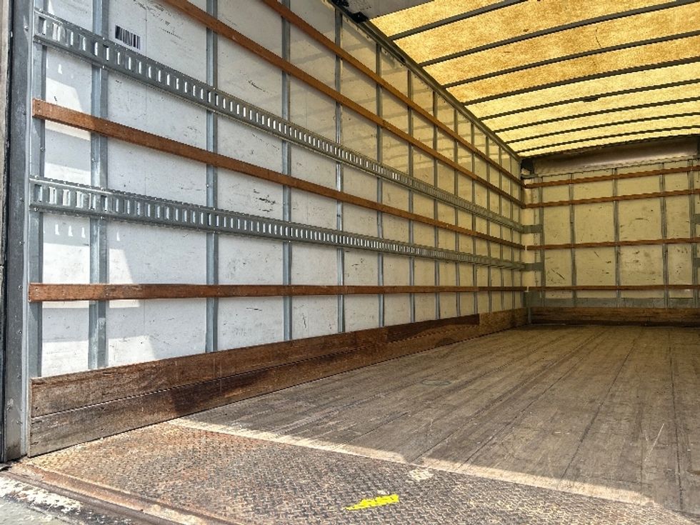 Medium Duty Box Truck-Light and Medium Duty Trucks-International-2021-MV607-Orlando-FL-205,426\n\t\tmiles-$ 51,000 - Image 11