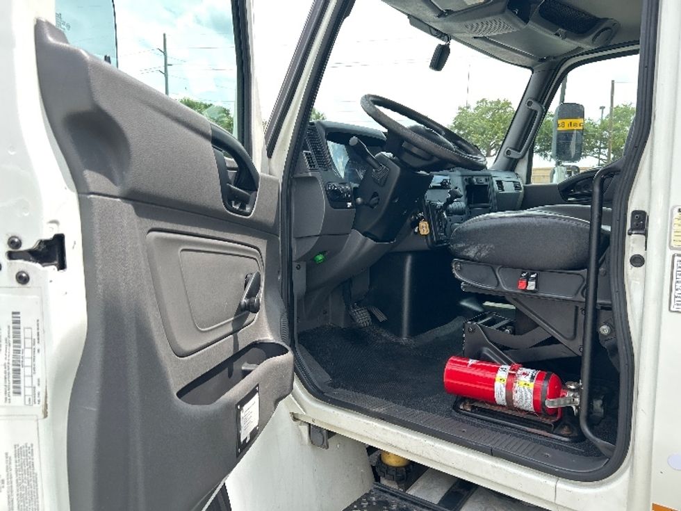Medium Duty Box Truck-Light and Medium Duty Trucks-International-2021-MV607-Orlando-FL-205,426\n\t\tmiles-$ 51,000 - Image 16