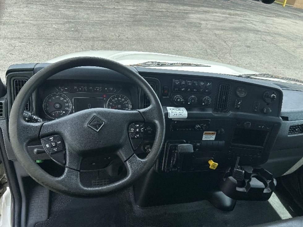 Medium Duty Box Truck-Light and Medium Duty Trucks-International-2021-MV607-Orlando-FL-205,426\n\t\tmiles-$ 51,000 - Image 18