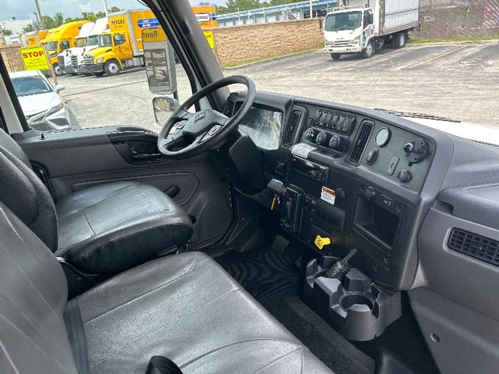 Medium Duty Box Truck-Light and Medium Duty Trucks-International-2021-MV607-Orlando-FL-205,426\n\t\tmiles-$ 51,000 - Image 22