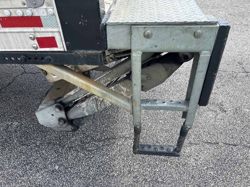 Medium Duty Box Truck-Light and Medium Duty Trucks-International-2021-MV607-Orlando-FL-205,426\n\t\tmiles-$ 51,000 - Image 26