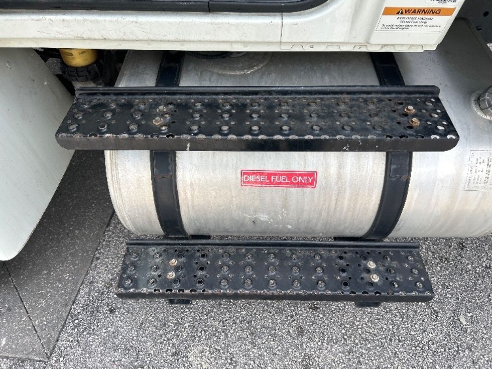 Medium Duty Box Truck-Light and Medium Duty Trucks-International-2021-MV607-Orlando-FL-205,426\n\t\tmiles-$ 51,000 - Image 28