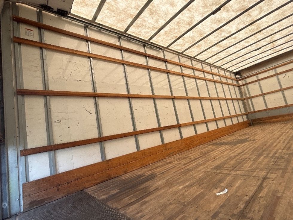 Medium Duty Box Truck-Light and Medium Duty Trucks-International-2021-MV607-Orlando-FL-217,250\n\t\tmiles-$ 39,750 - Image 11