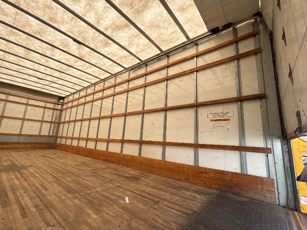 Medium Duty Box Truck-Light and Medium Duty Trucks-International-2021-MV607-Orlando-FL-217,250\n\t\tmiles-$ 39,750 - Image 12