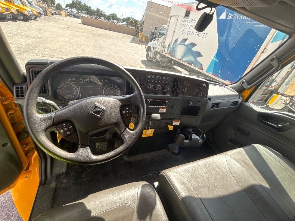 Medium Duty Box Truck-Light and Medium Duty Trucks-International-2021-MV607-Orlando-FL-217,250\n\t\tmiles-$ 39,750 - Image 18