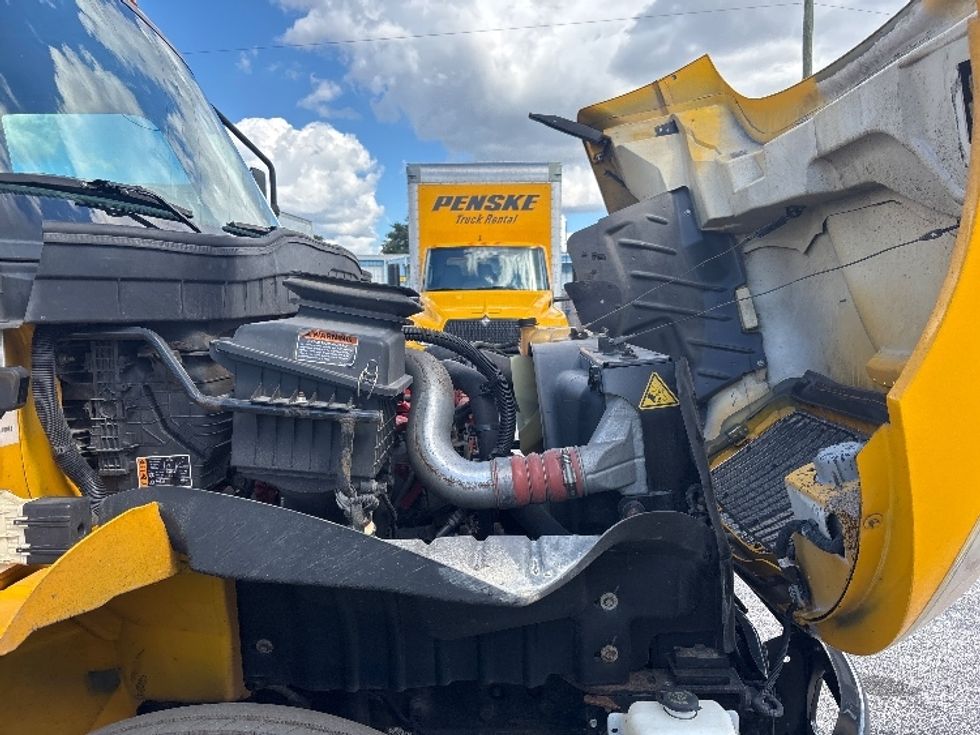 Medium Duty Box Truck-Light and Medium Duty Trucks-International-2021-MV607-Orlando-FL-217,250\n\t\tmiles-$ 39,750 - Image 23