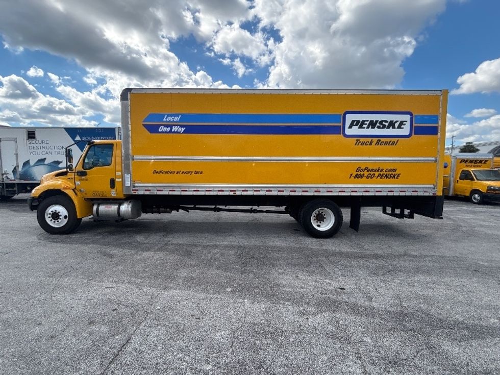 Medium Duty Box Truck-Light and Medium Duty Trucks-International-2021-MV607-Orlando-FL-217,250\n\t\tmiles-$ 39,750 - Image 4