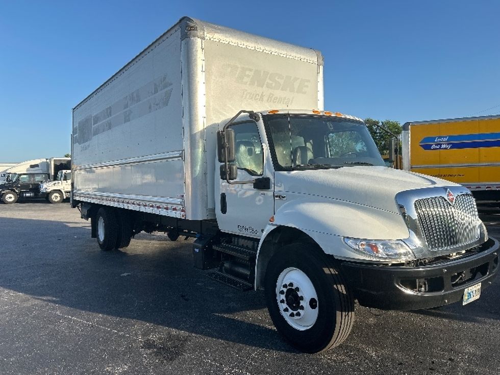 Medium Duty Box Truck-Light and Medium Duty Trucks-International-2021-MV607-Orlando-FL-230,310\n\t\tmiles-$ 46,000 - Image 1