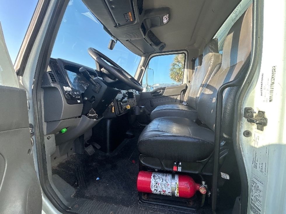 Medium Duty Box Truck-Light and Medium Duty Trucks-International-2021-MV607-Orlando-FL-230,310\n\t\tmiles-$ 46,000 - Image 17