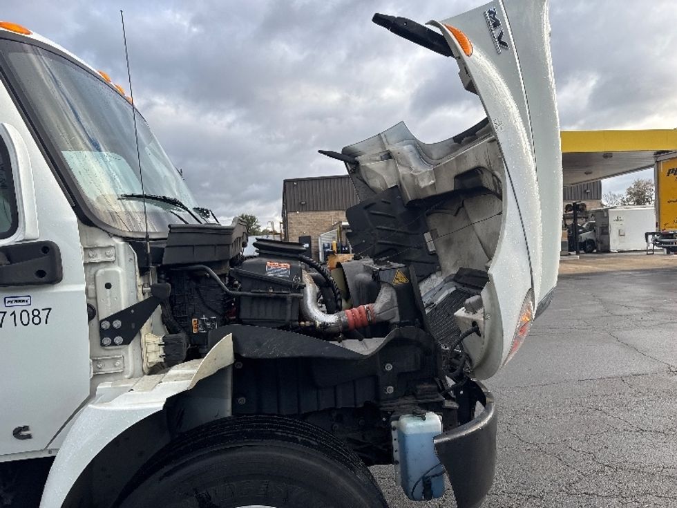 Medium Duty Box Truck-Light and Medium Duty Trucks-International-2021-MV607-Parsippany-NJ-250,260\n\t\tmiles-$ 39,000 - Image 23