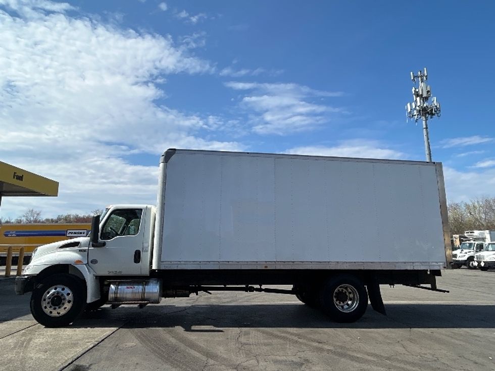 Medium Duty Box Truck-Light and Medium Duty Trucks-International-2021-MV607-Parsippany-NJ-315,698\n\t\tmiles-$ 22,500 - Image 4