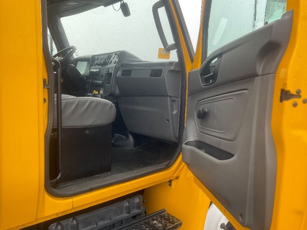 Medium Duty Box Truck-Light and Medium Duty Trucks-International-2021-MV607-Pasco-WA-208,918\n\t\tmiles-$ 41,000 - Image 20