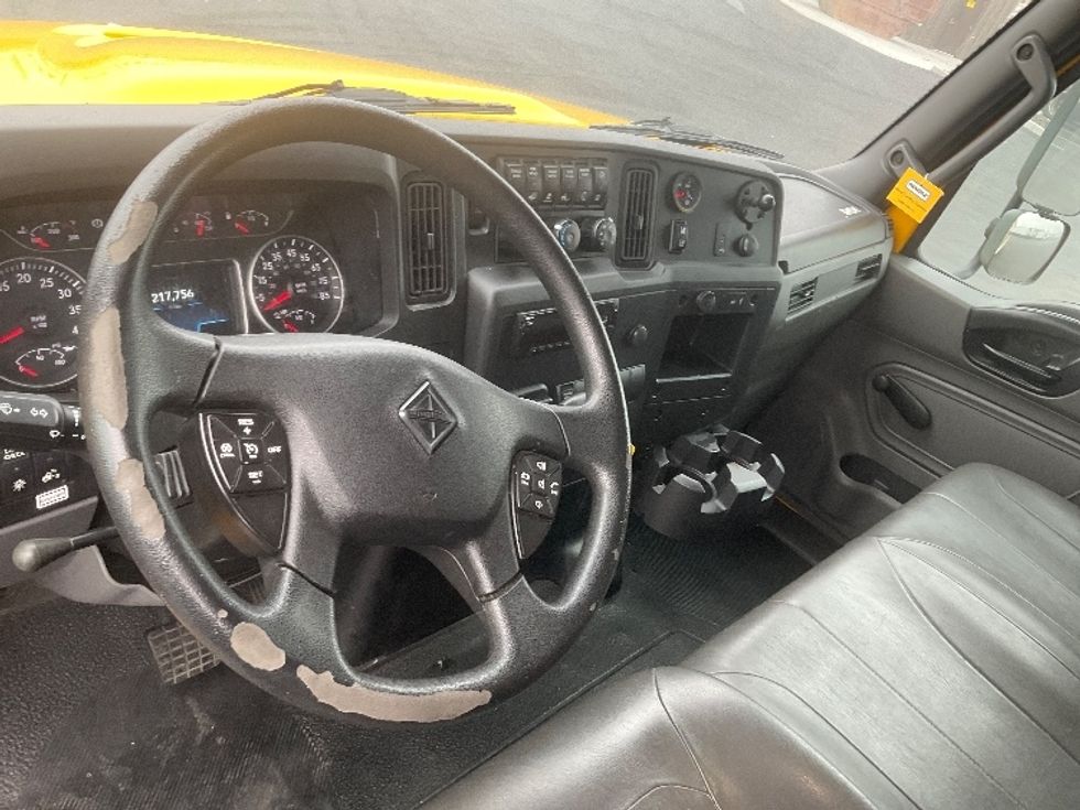 Medium Duty Box Truck-Light and Medium Duty Trucks-International-2021-MV607-Pasco-WA-217,756\n\t\tmiles-$ 39,750 - Image 17
