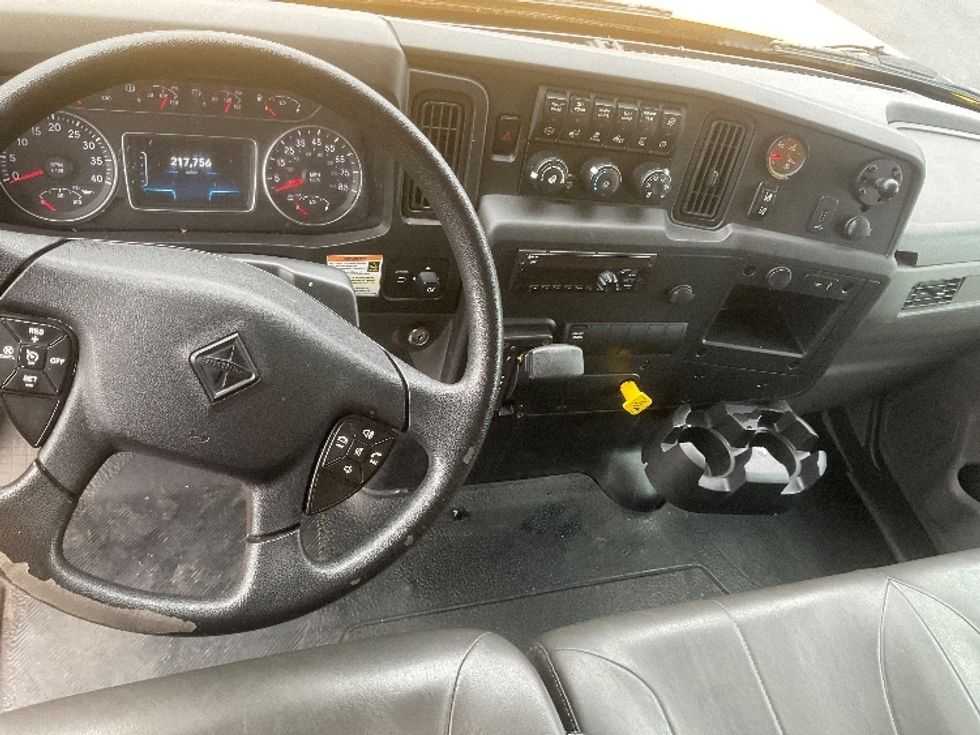 Medium Duty Box Truck-Light and Medium Duty Trucks-International-2021-MV607-Pasco-WA-217,756\n\t\tmiles-$ 39,750 - Image 18