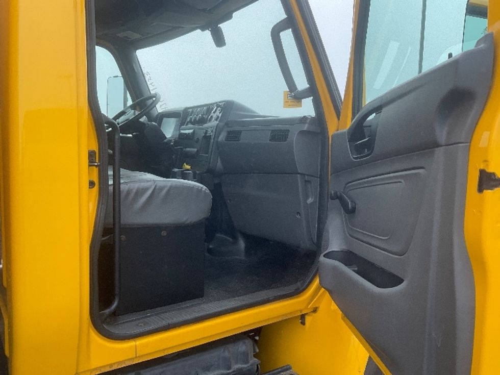 Medium Duty Box Truck-Light and Medium Duty Trucks-International-2021-MV607-Pasco-WA-217,756\n\t\tmiles-$ 39,750 - Image 20