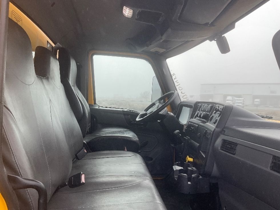 Medium Duty Box Truck-Light and Medium Duty Trucks-International-2021-MV607-Pasco-WA-217,756\n\t\tmiles-$ 39,750 - Image 22