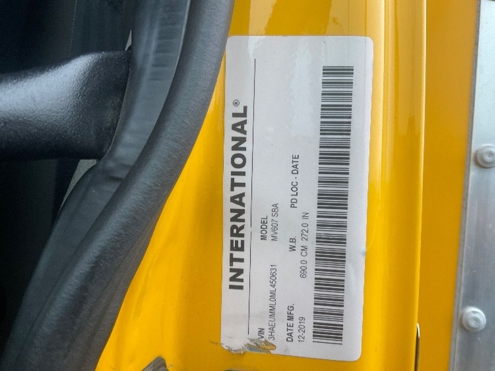 Medium Duty Box Truck-Light and Medium Duty Trucks-International-2021-MV607-Pasco-WA-217,756\n\t\tmiles-$ 39,750 - Image 25