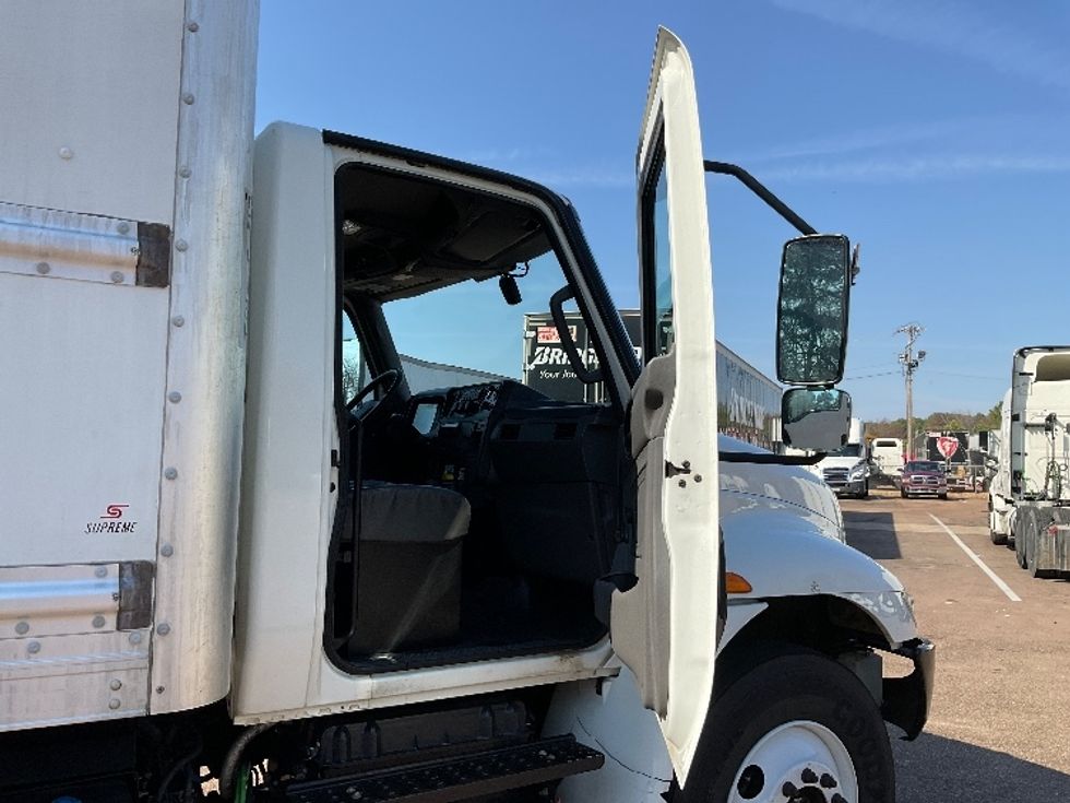 Medium Duty Box Truck-Light and Medium Duty Trucks-International-2021-MV607-Pelahatchie-MS-230,378\n\t\tmiles-$ 50,000 - Image 20