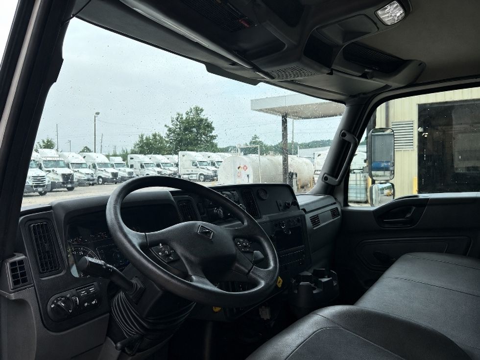 Medium Duty Box Truck-Light and Medium Duty Trucks-International-2021-MV607-Pell City-AL-60,436\n\t\tmiles-$ 78,750 - Image 17