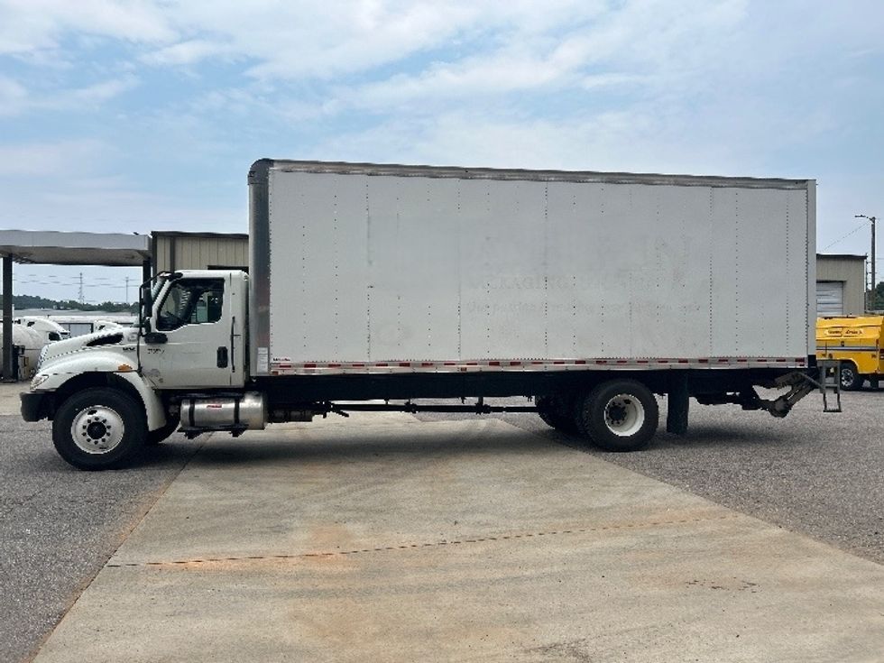 Medium Duty Box Truck-Light and Medium Duty Trucks-International-2021-MV607-Pell City-AL-60,436\n\t\tmiles-$ 78,750 - Image 4