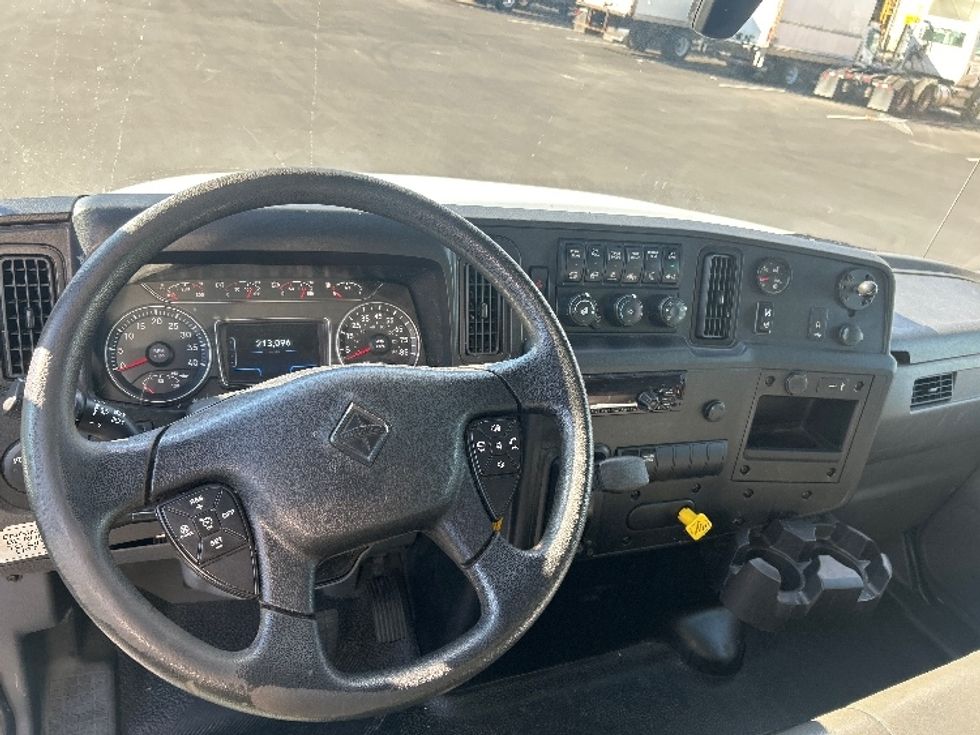 Medium Duty Box Truck-Light and Medium Duty Trucks-International-2021-MV607-Pennsauken-NJ-213,241\n\t\tmiles-$ 44,500 - Image 18