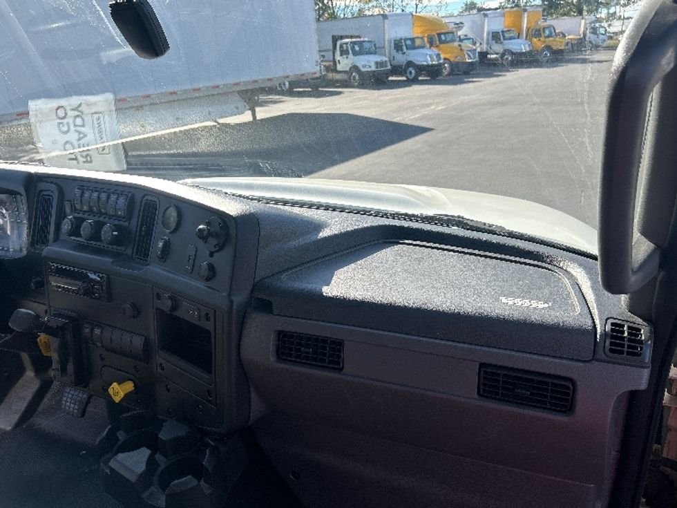 Medium Duty Box Truck-Light and Medium Duty Trucks-International-2021-MV607-Pennsauken-NJ-213,241\n\t\tmiles-$ 44,500 - Image 22