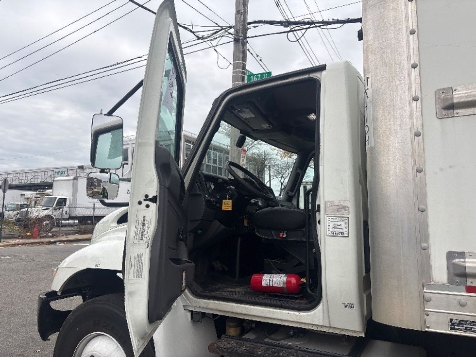 Medium Duty Box Truck-Light and Medium Duty Trucks-International-2021-MV607-Pennsauken-NJ-214,156\n\t\tmiles-$ 44,250 - Image 16