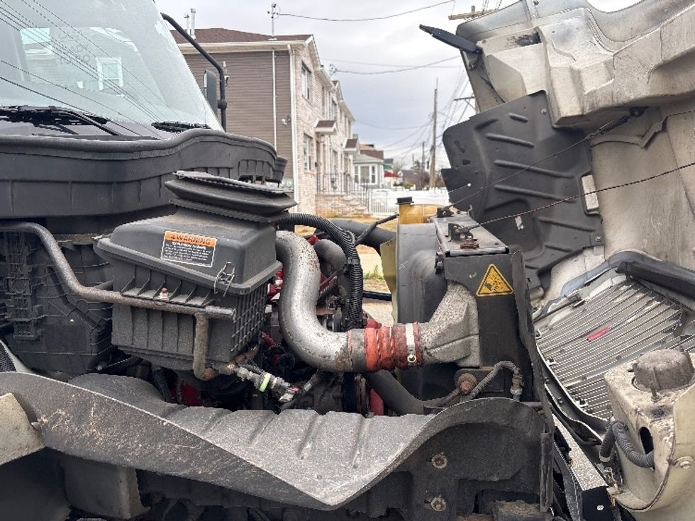 Medium Duty Box Truck-Light and Medium Duty Trucks-International-2021-MV607-Pennsauken-NJ-214,156\n\t\tmiles-$ 44,250 - Image 23