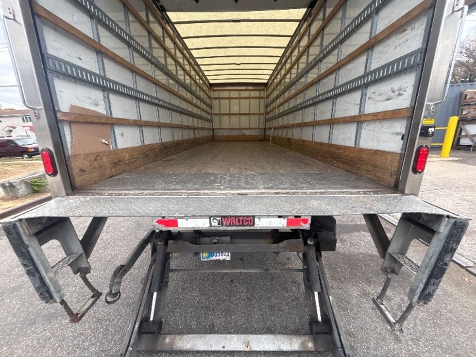 Medium Duty Box Truck-Light and Medium Duty Trucks-International-2021-MV607-Pennsauken-NJ-214,156\n\t\tmiles-$ 44,250 - Image 9