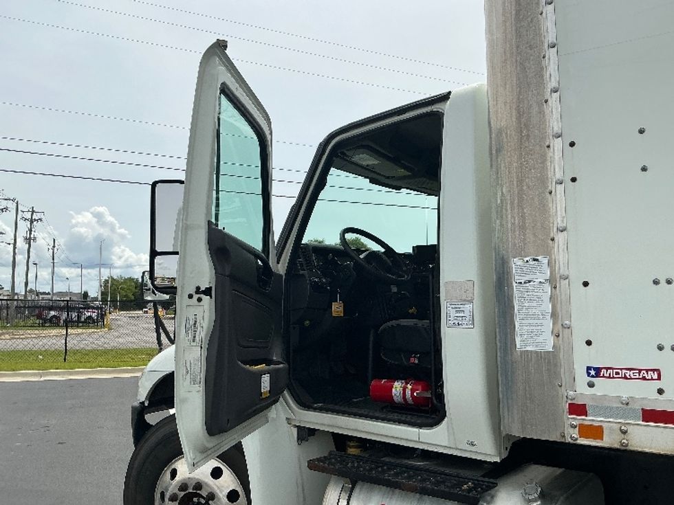Medium Duty Box Truck-Light and Medium Duty Trucks-International-2021-MV607-Pensacola-FL-170,989\n\t\tmiles-$ 61,250 - Image 16