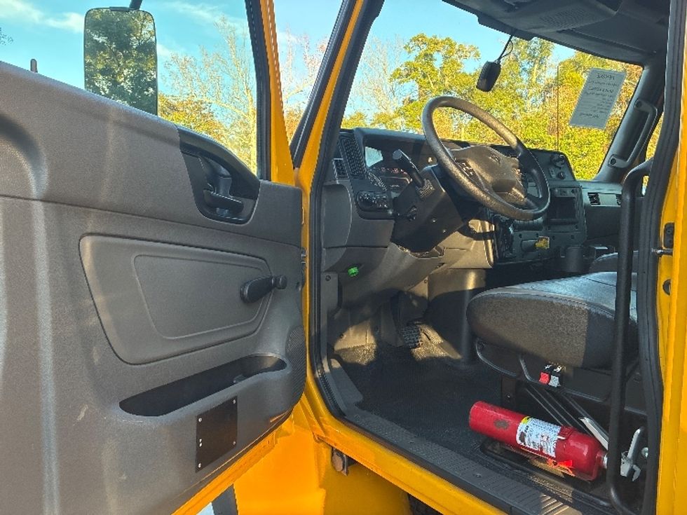 Medium Duty Box Truck-Light and Medium Duty Trucks-International-2021-MV607-Pensacola-FL-180,090\n\t\tmiles-$ 39,000 - Image 16