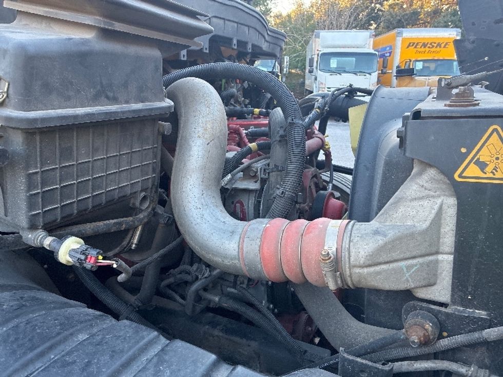 Medium Duty Box Truck-Light and Medium Duty Trucks-International-2021-MV607-Pensacola-FL-180,090\n\t\tmiles-$ 39,000 - Image 23