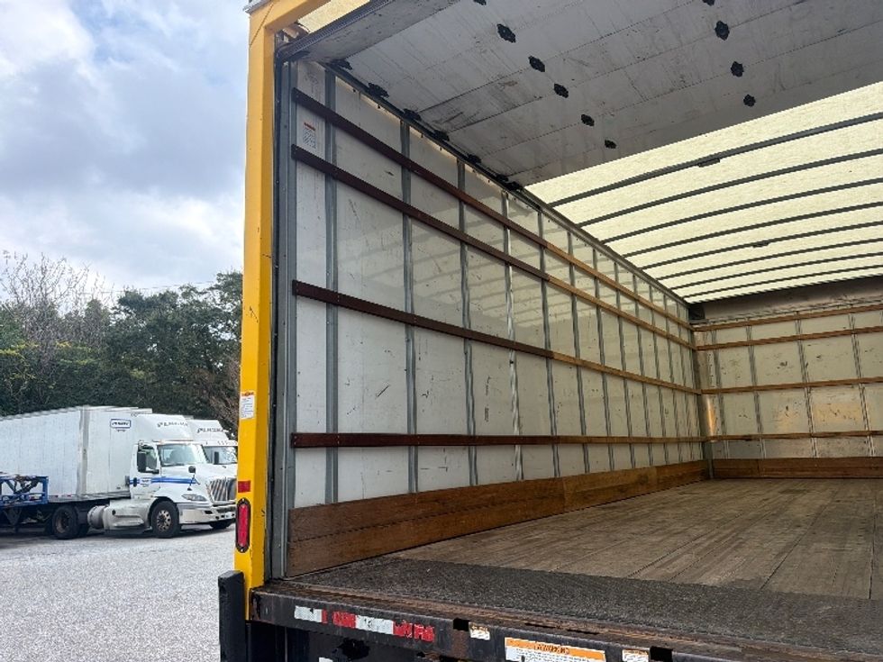 Medium Duty Box Truck-Light and Medium Duty Trucks-International-2021-MV607-Pensacola-FL-193,189\n\t\tmiles-$ 43,250 - Image 11