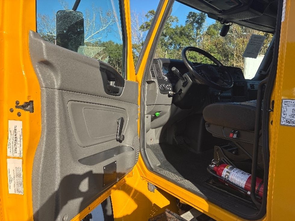 Medium Duty Box Truck-Light and Medium Duty Trucks-International-2021-MV607-Pensacola-FL-195,163\n\t\tmiles-$ 43,000 - Image 16