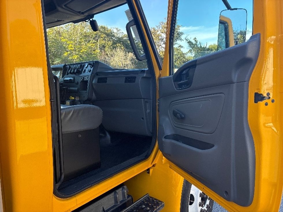 Medium Duty Box Truck-Light and Medium Duty Trucks-International-2021-MV607-Pensacola-FL-195,163\n\t\tmiles-$ 43,000 - Image 20