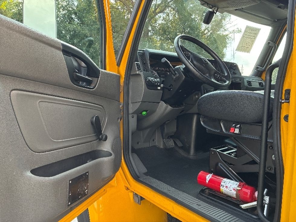 Medium Duty Box Truck-Light and Medium Duty Trucks-International-2021-MV607-Pensacola-FL-218,351\n\t\tmiles-$ 39,500 - Image 16